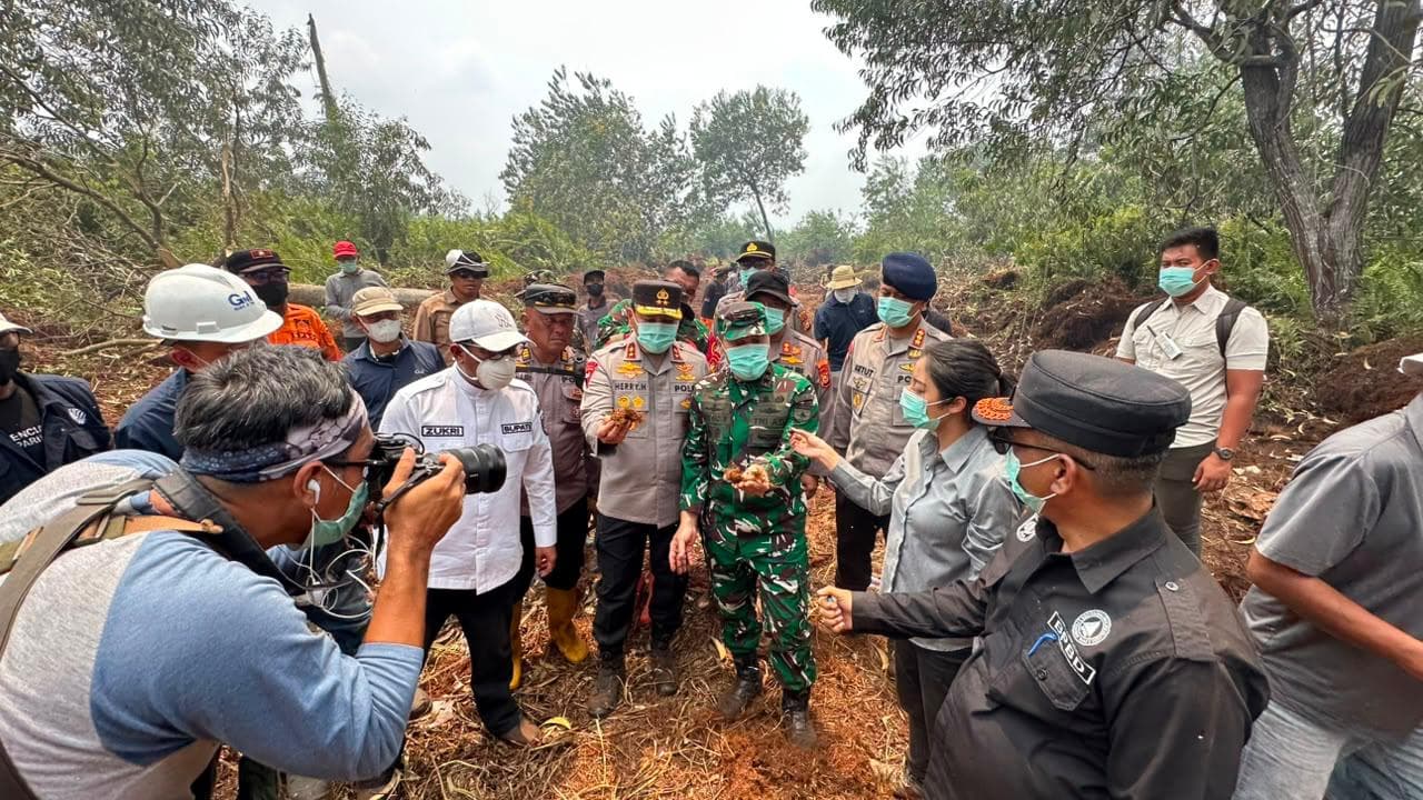Karhutla di Kerumutan Ditangani Tim Gabungan, Pangdam XIX/Tuanku Tambusai Turun ke Lapangan
