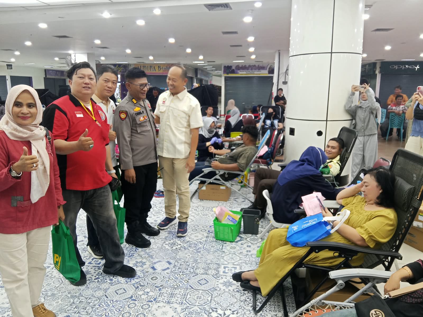 Gandeng Berbagai Organisasi, Bakti Sosial Kesehatan di Central Plaza Pekanbaru Diserbu Warga